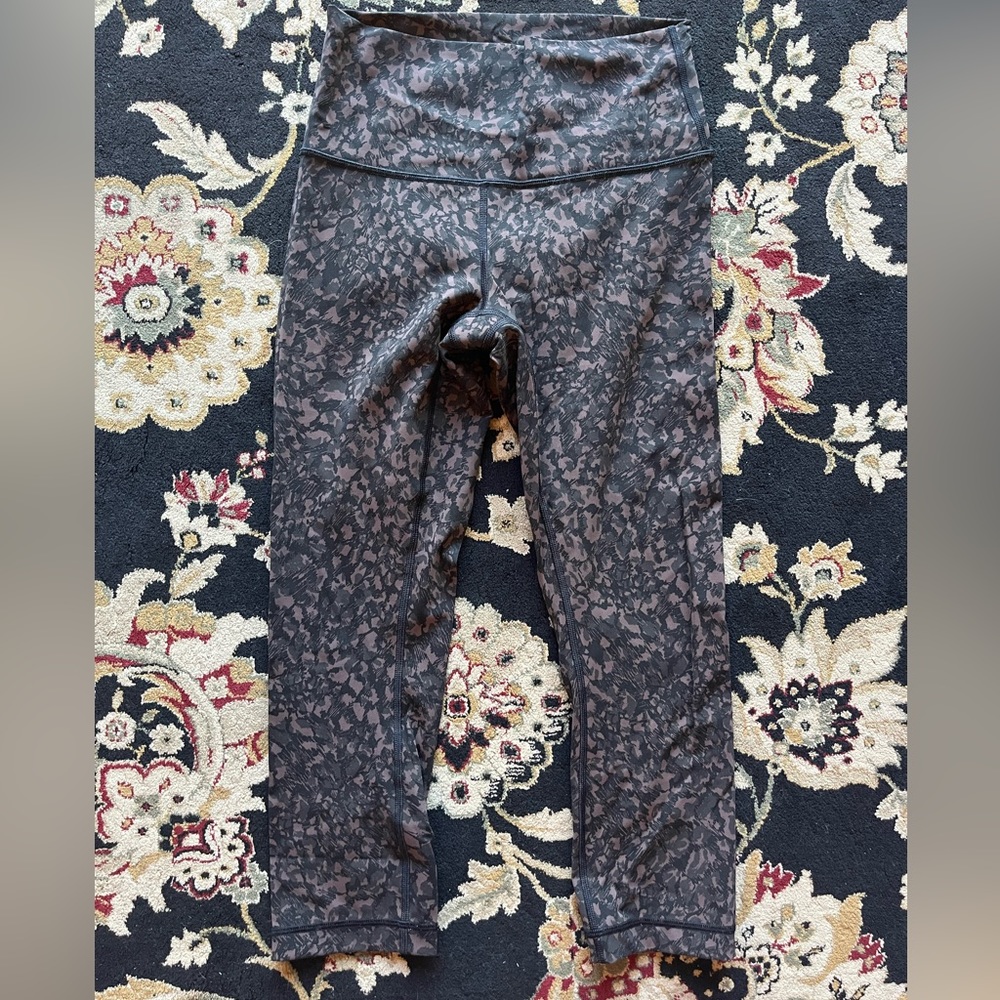 Brown patterned cropped lulu align leggings